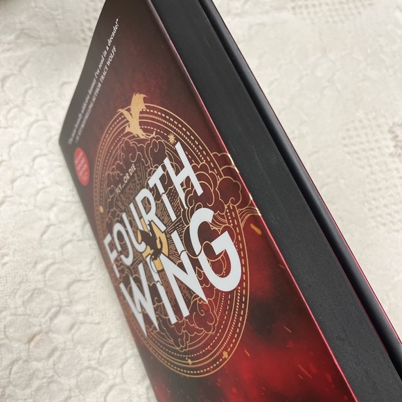 Fourth Wing First Edition Exclusive Holiday Edition Xaden Bonus Chapter Book - Picture 6 of 10